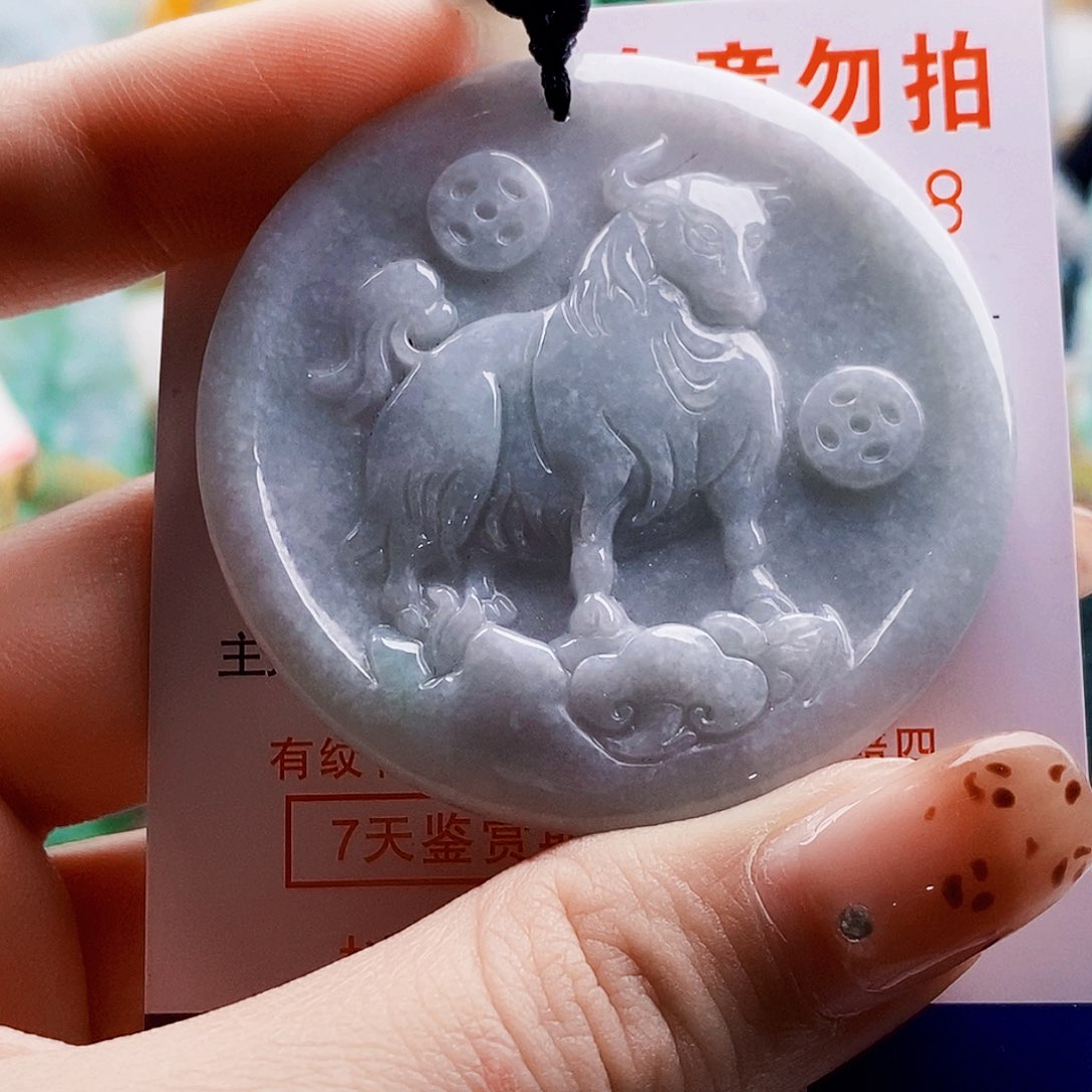 吊坠(不含链)未镶嵌翡翠