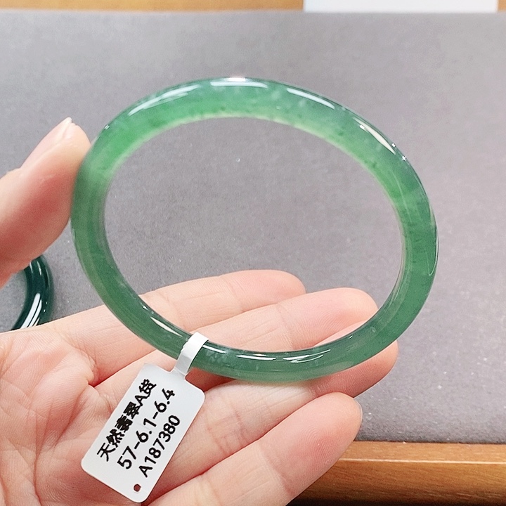 【闪购商品】翡翠手镯（圆镯）未镶嵌