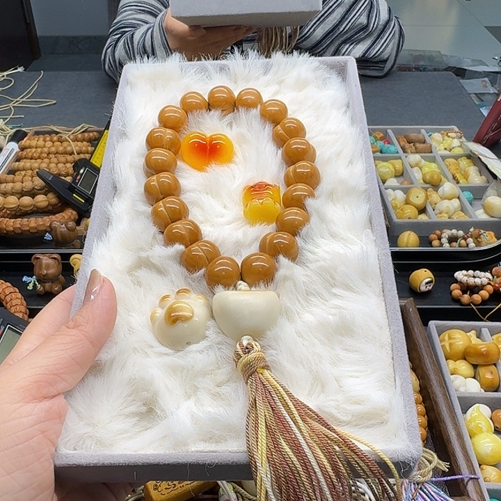 张****猴头核桃吊坠猴头屁桃