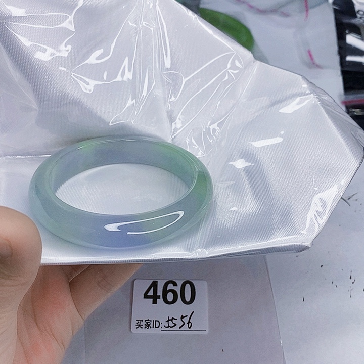 翡翠未镶嵌手镯一图一物实物为准（微瑕处理）