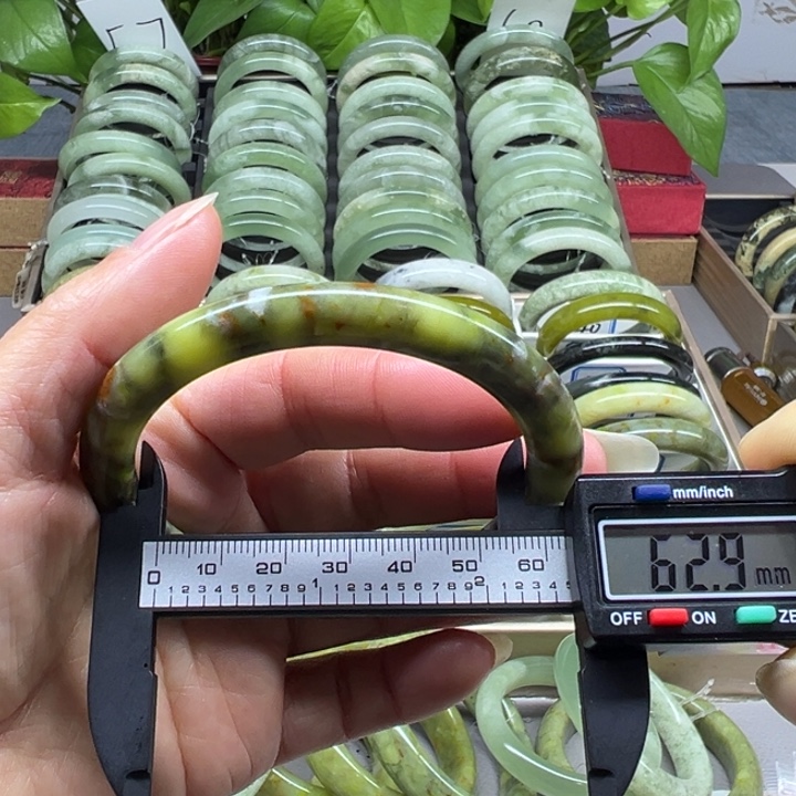 蛇纹石玉未镶嵌手镯28