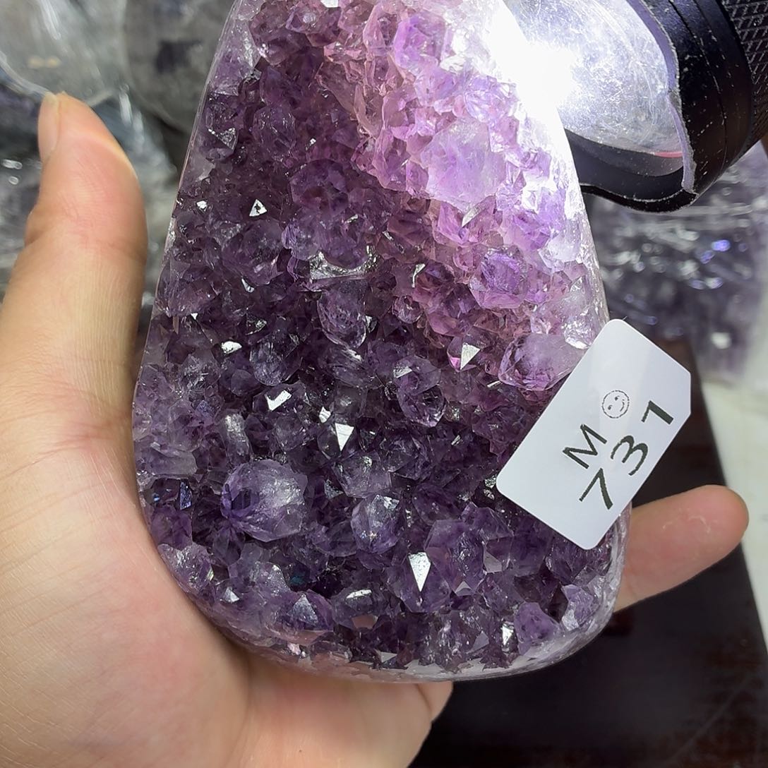 未镶嵌水晶大型摆件（非配饰）