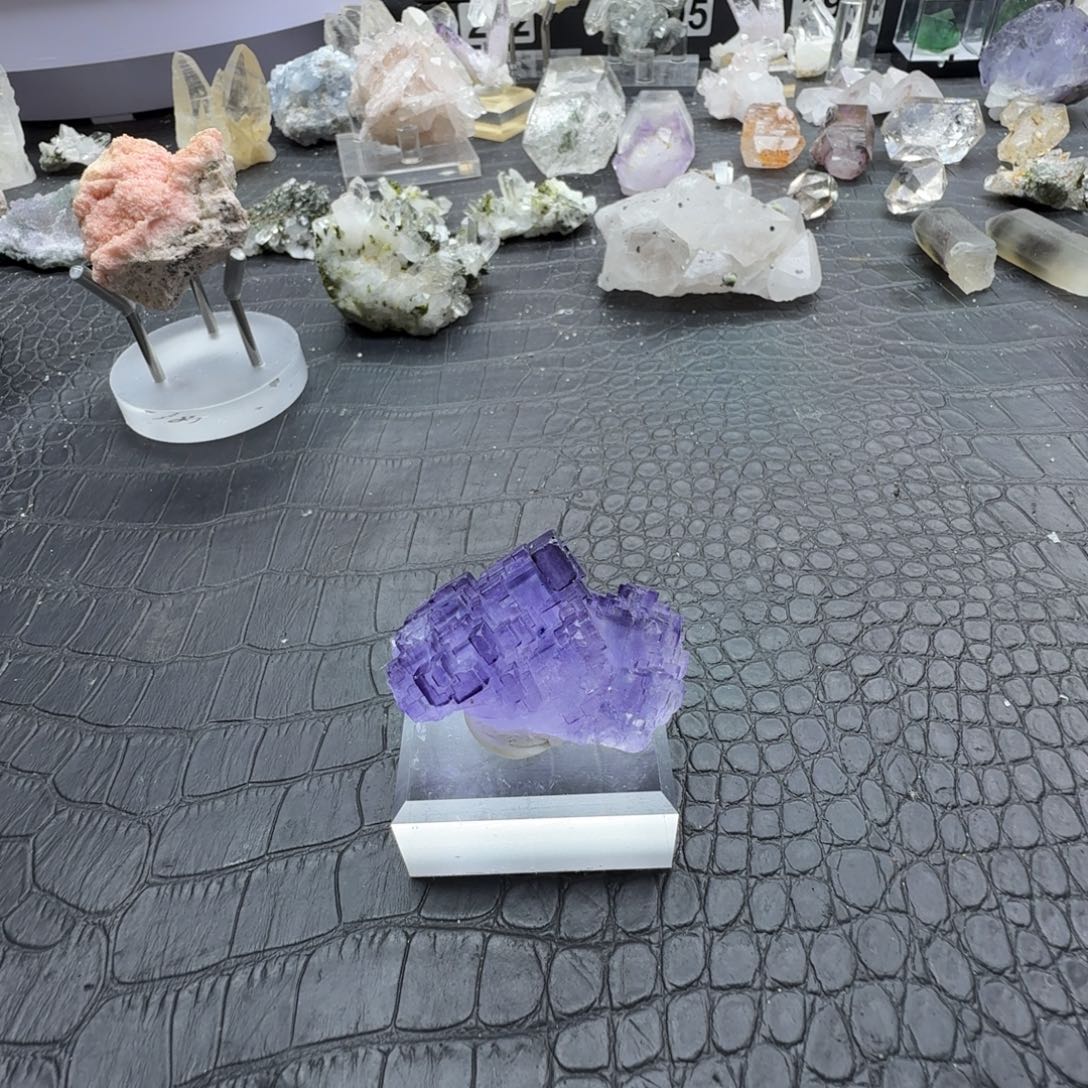 S***貝石材天然水晶摆件