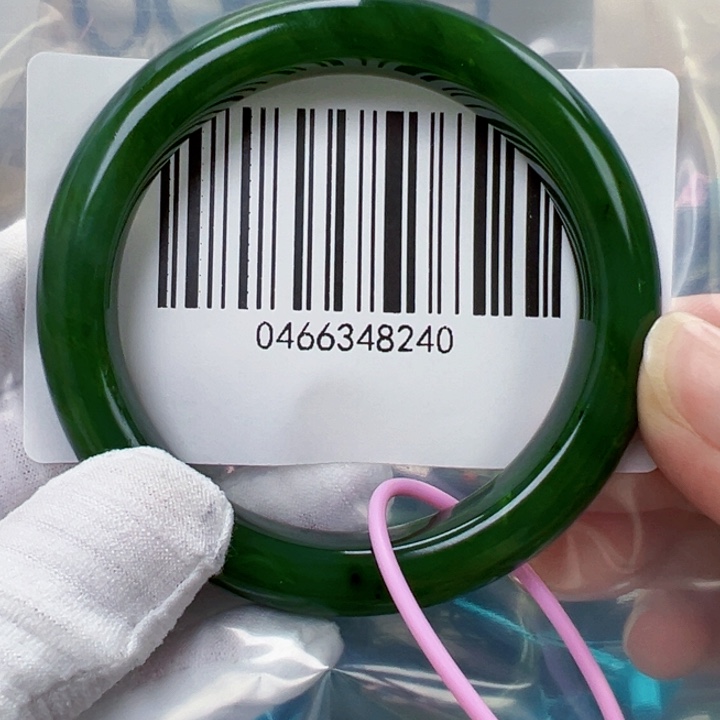 紫***涵和田玉未镶嵌手镯微瑕55