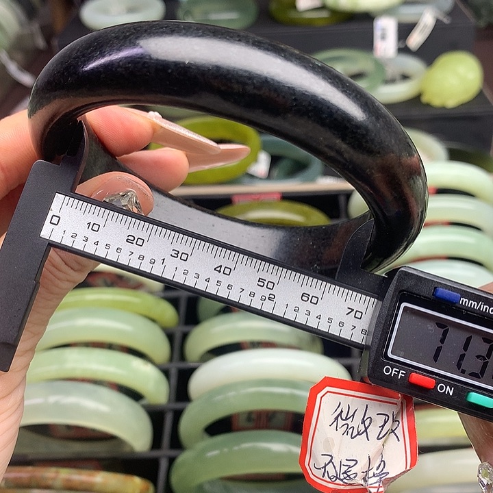 蛇纹石玉手镯未镶嵌620