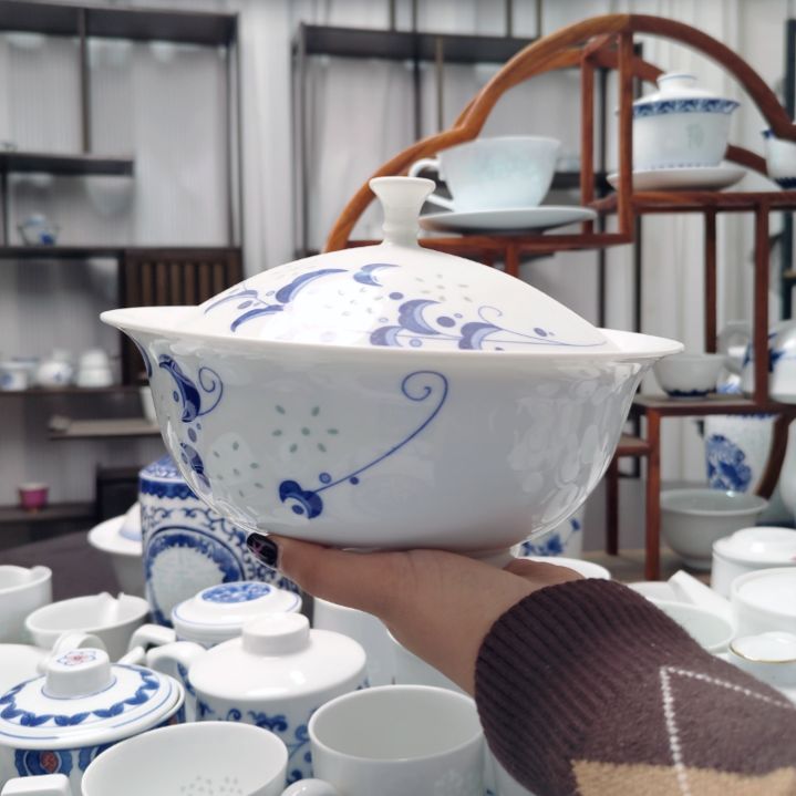 陶瓷青叶9寸汤煲一个