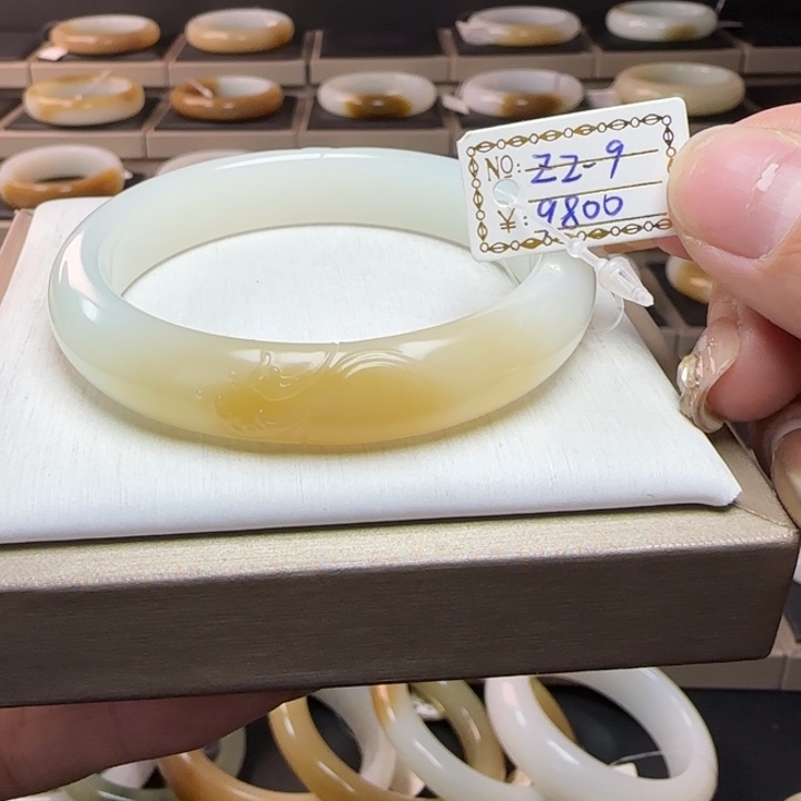 和田玉（糖玉）手镯未镶嵌