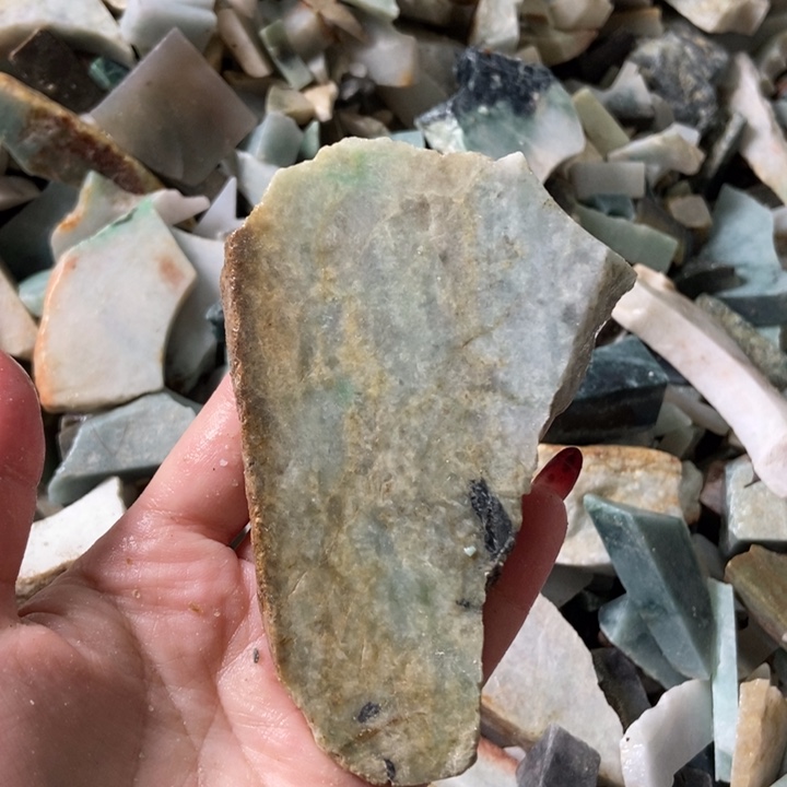 翡翠颈饰未镶嵌天然翡翠