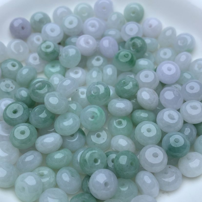 【闪购商品】翡翠手链未镶嵌卡5x7.8绿白鼓珠40颗