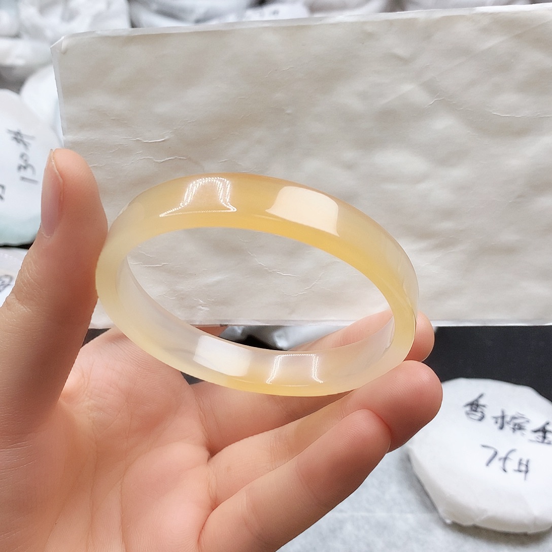 玛瑙/玉髓手镯未镶嵌59