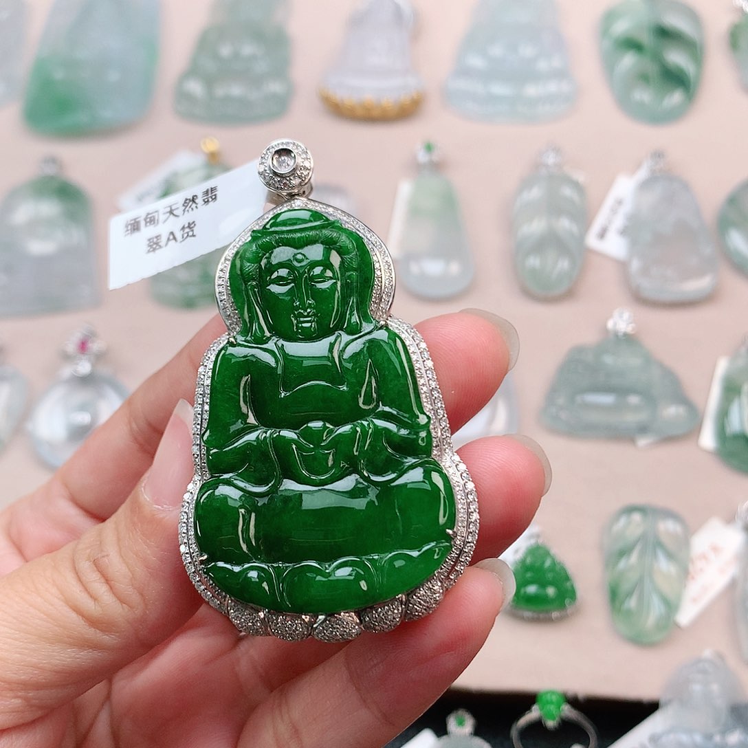 翡翠颈饰18K金镶嵌观音