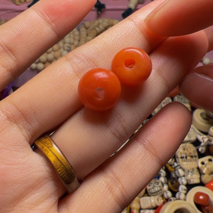 泥塑一对南南一起走吧