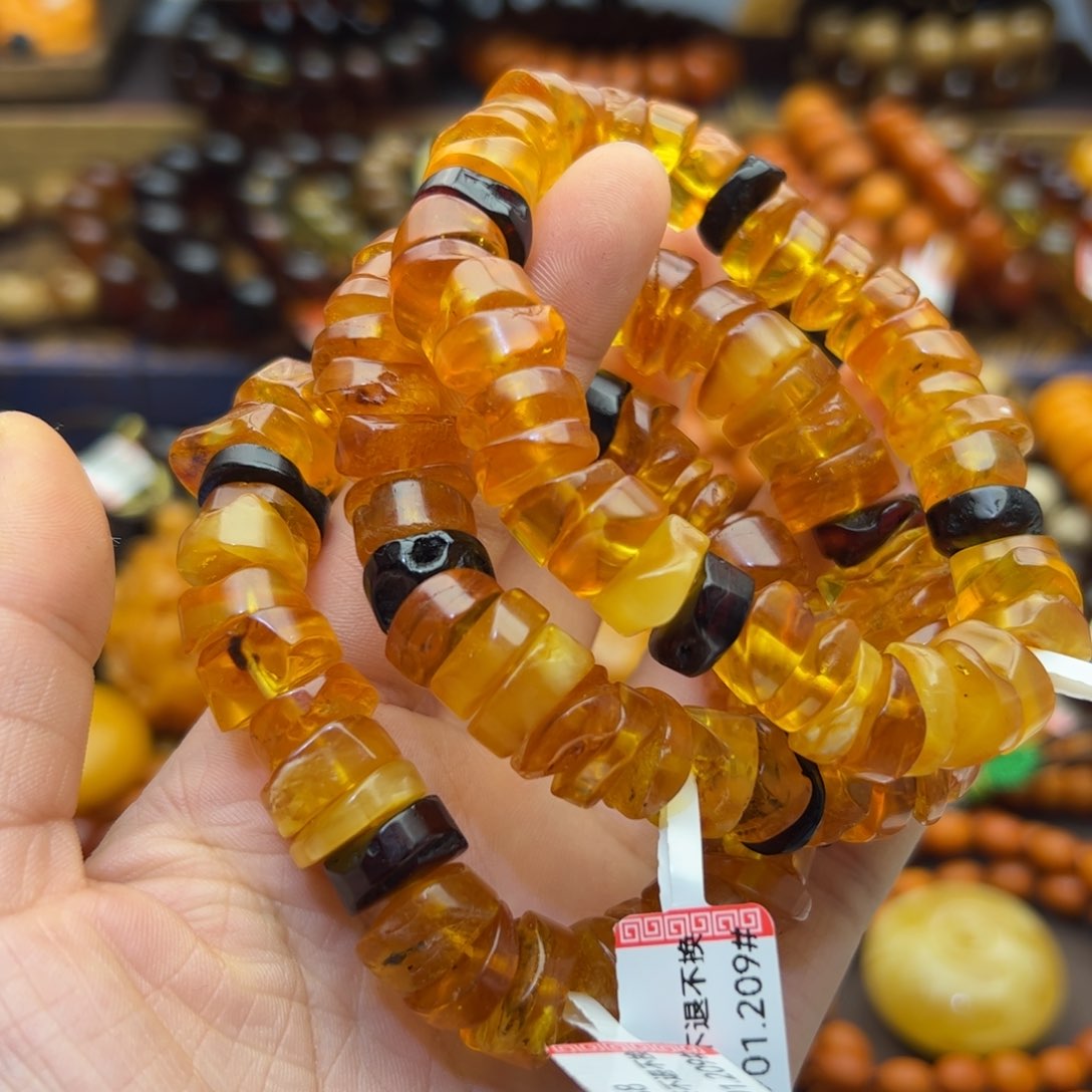 琥珀珠宝奇石未镶嵌多样性发其一