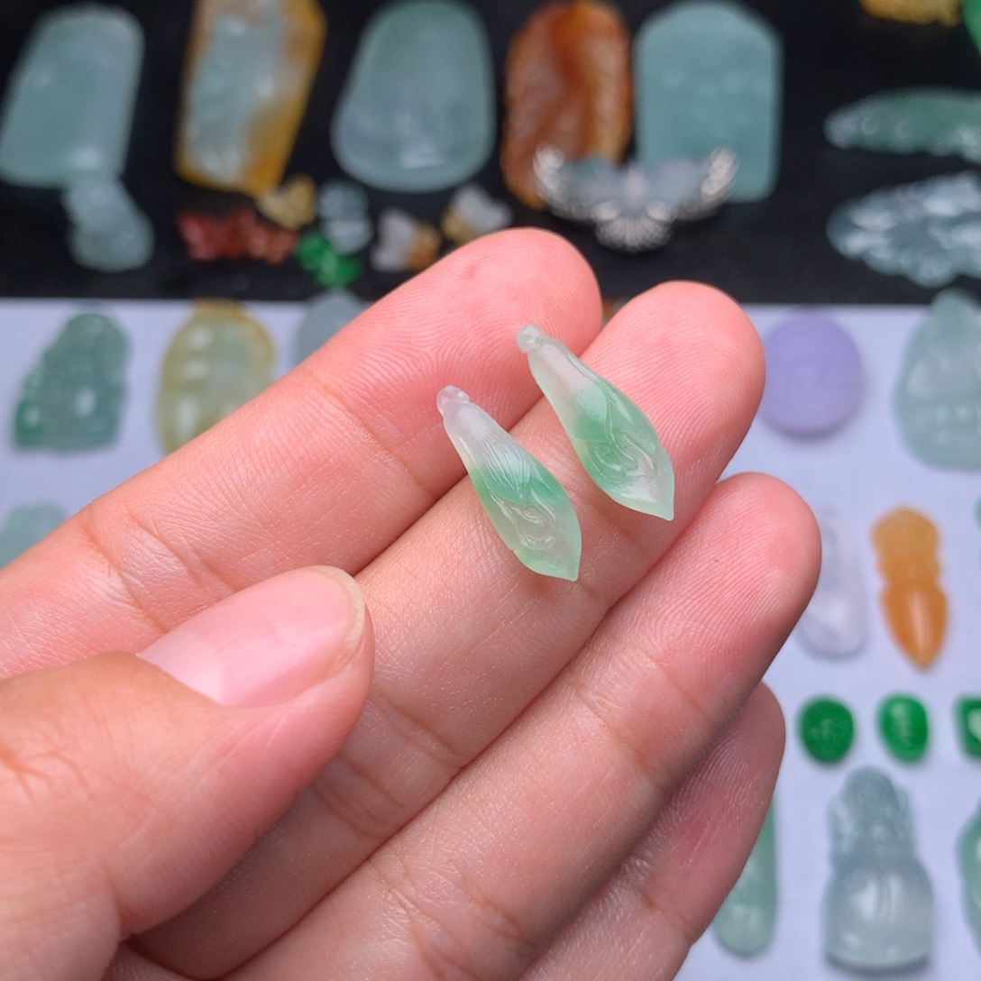 定制翡翠未镶嵌玉兰花