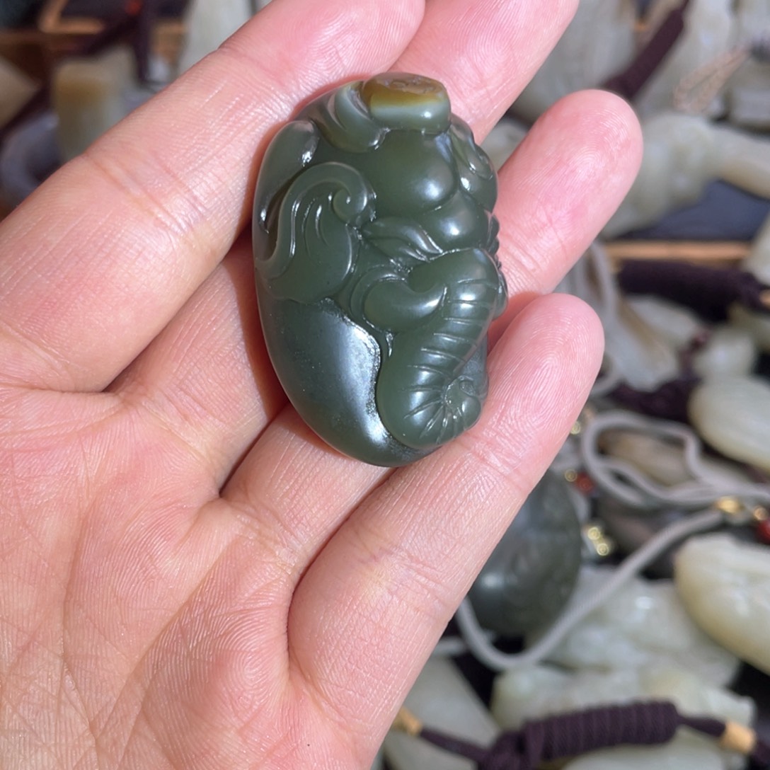 和田玉颈饰未镶嵌