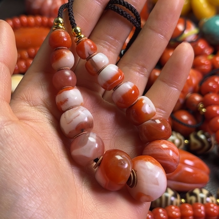 颈饰琉璃笑**生琉璃………….