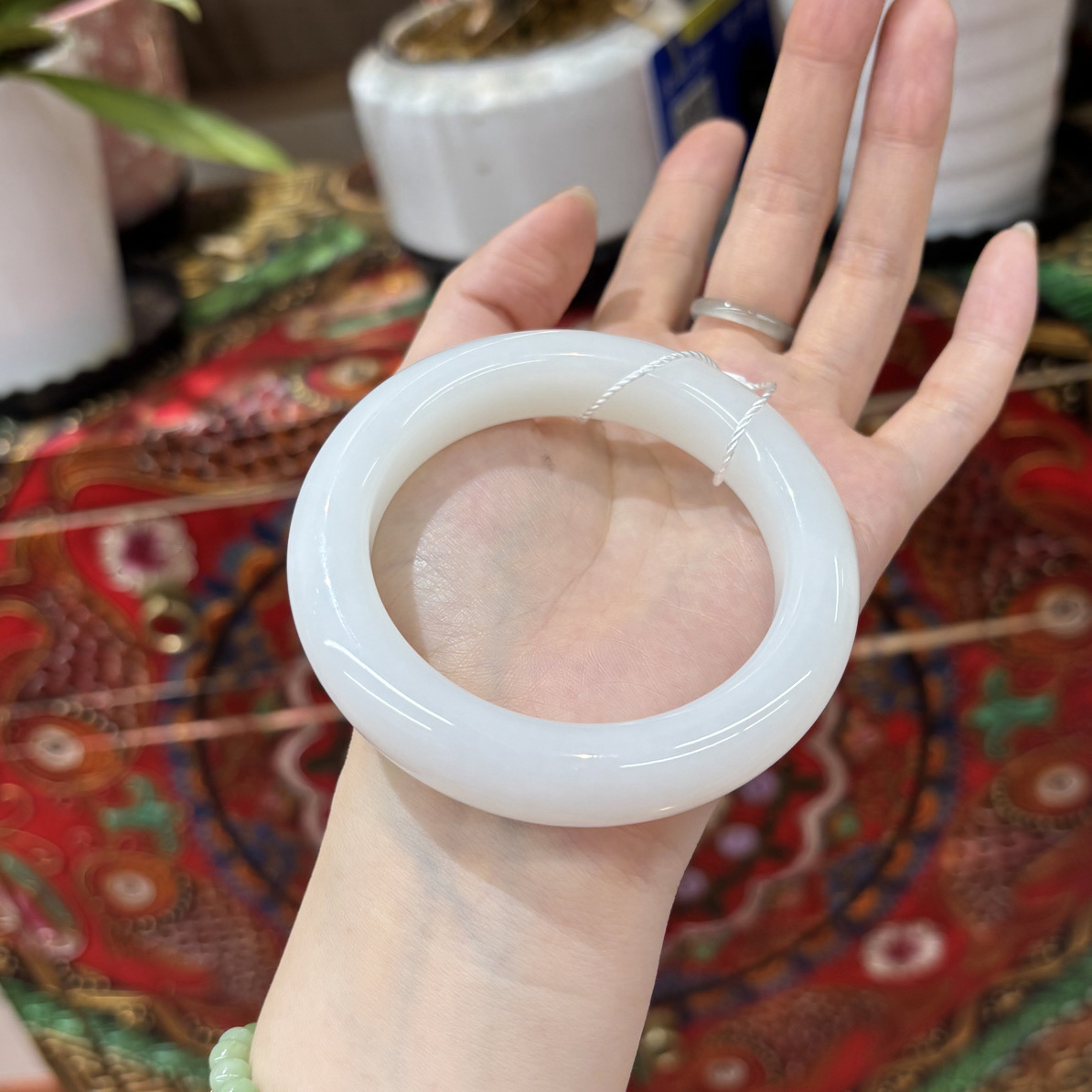 121731wm和田玉俄料羊脂白手镯约59.6圈口93.4克