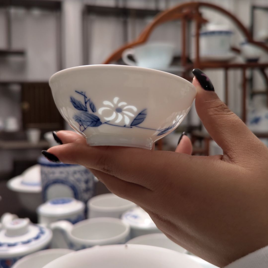 陶瓷手绘山丹丹茶漏一个