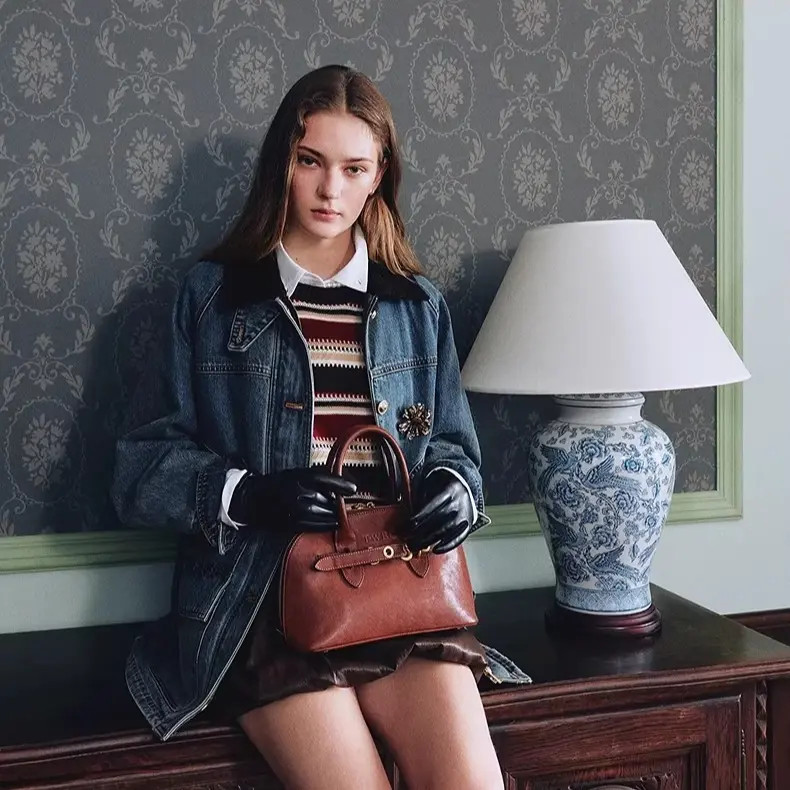 TeenieWeenie26春季新款撞色灯芯绒翻领水洗牛仔上衣TTJE2611C6D