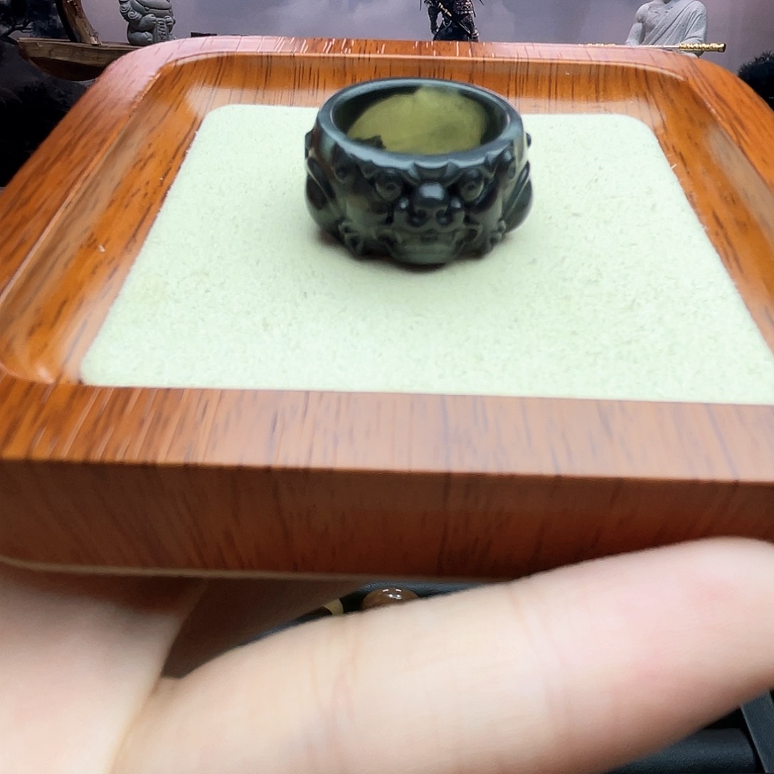 和田玉颈饰未镶嵌兽首青花扳指24号