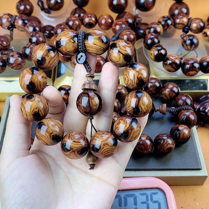 【闪购商品】花梨木类西****荣