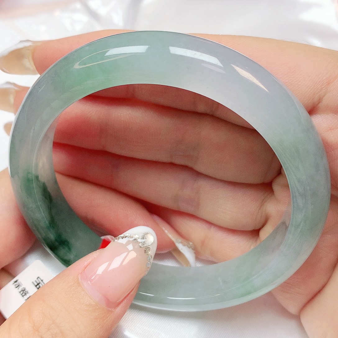 翡翠手镯未镶嵌抖音531