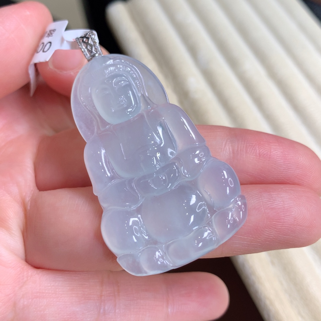 颈饰未镶嵌翡翠观音