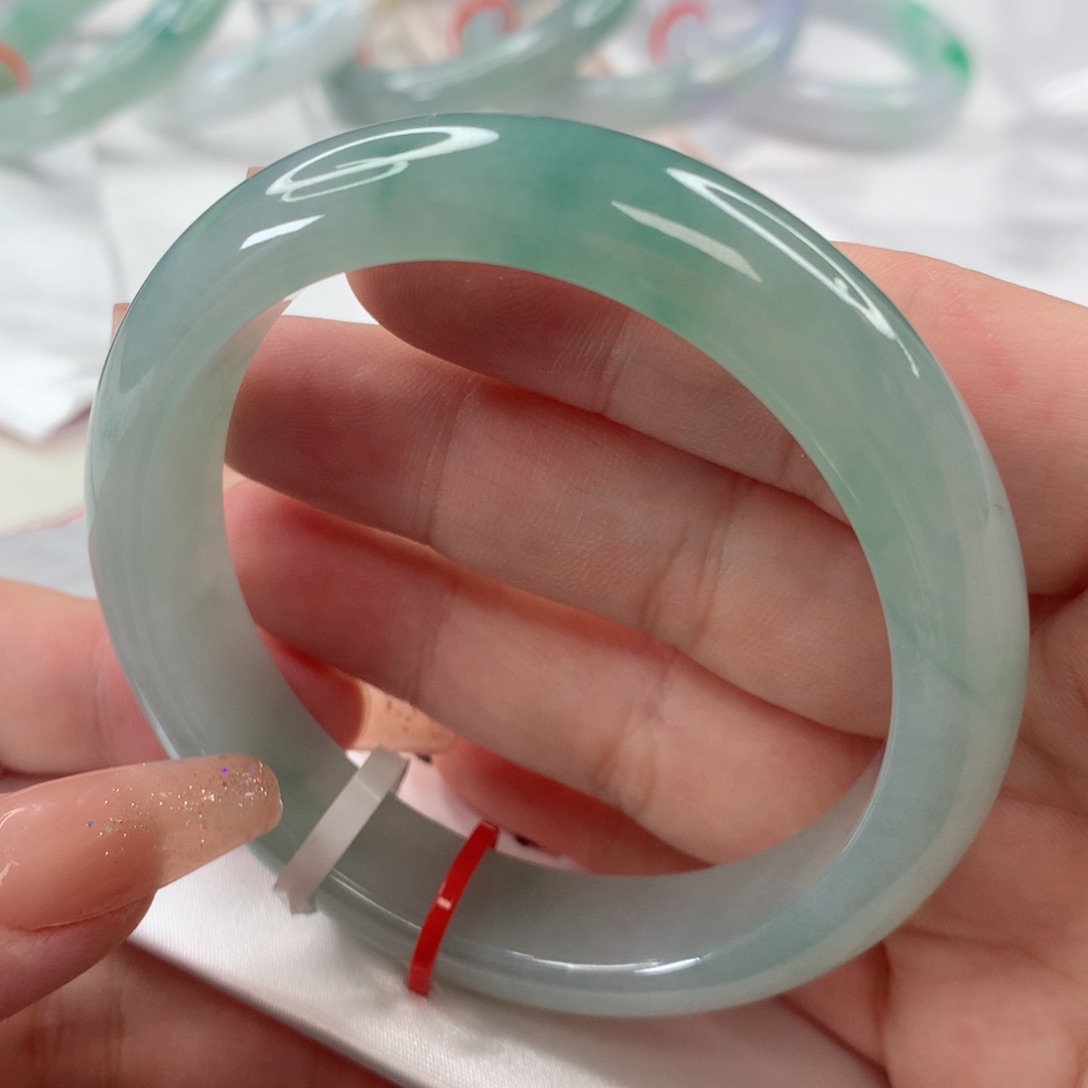 翡翠手镯未镶嵌56.7圈口