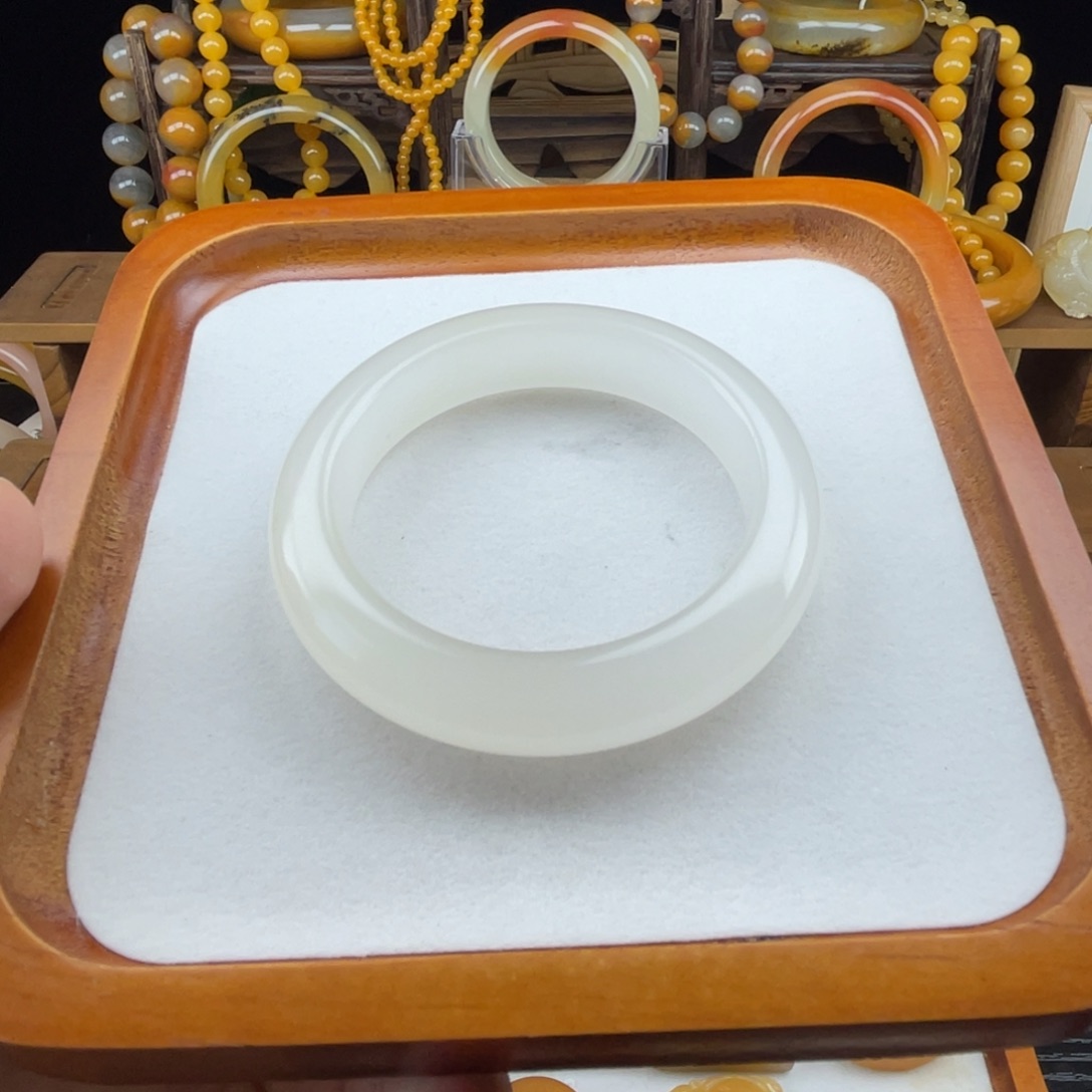 石英质玉（黄龙玉）未镶嵌手镯53.54