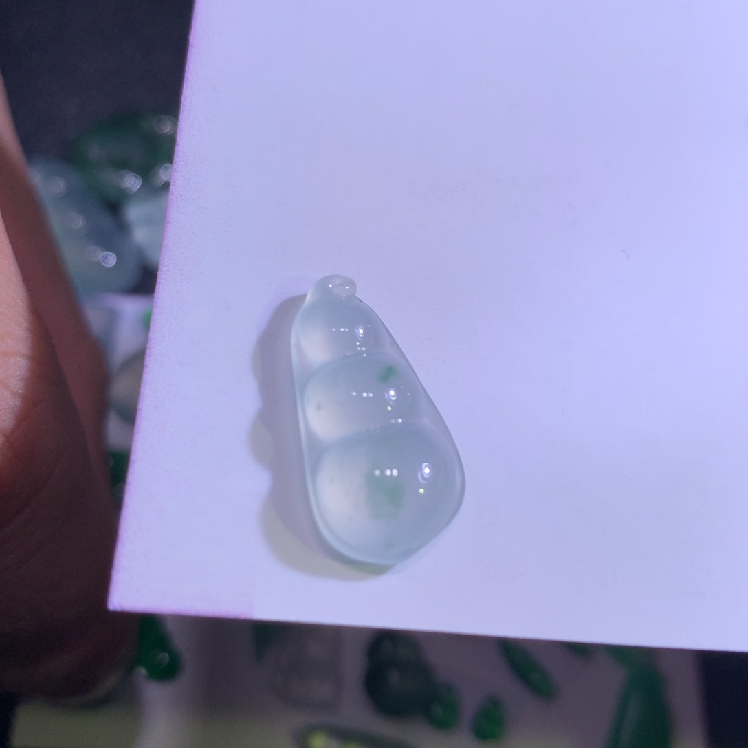 翡翠颈饰未镶嵌福豆