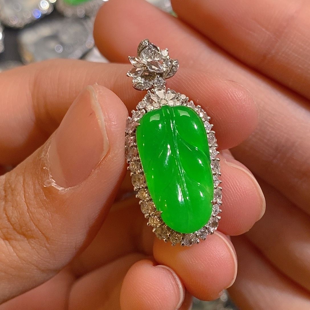 翡翠颈饰18K金镶嵌天然缅甸A货翡翠