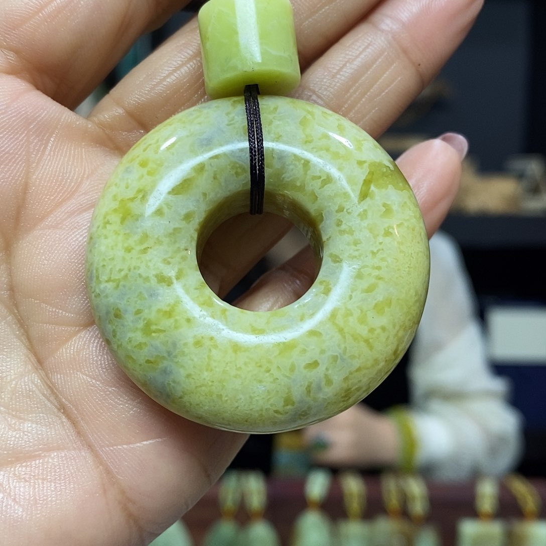 岫玉挂件吊坠未镶嵌