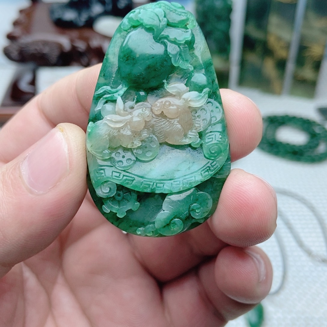 独山玉挂件未镶嵌