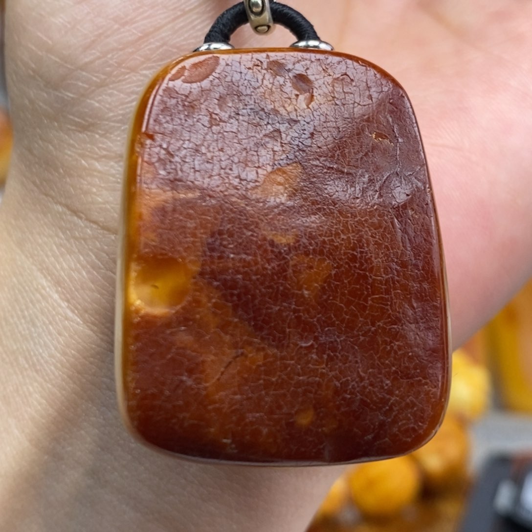 琥珀吊坠(赠链)未镶嵌