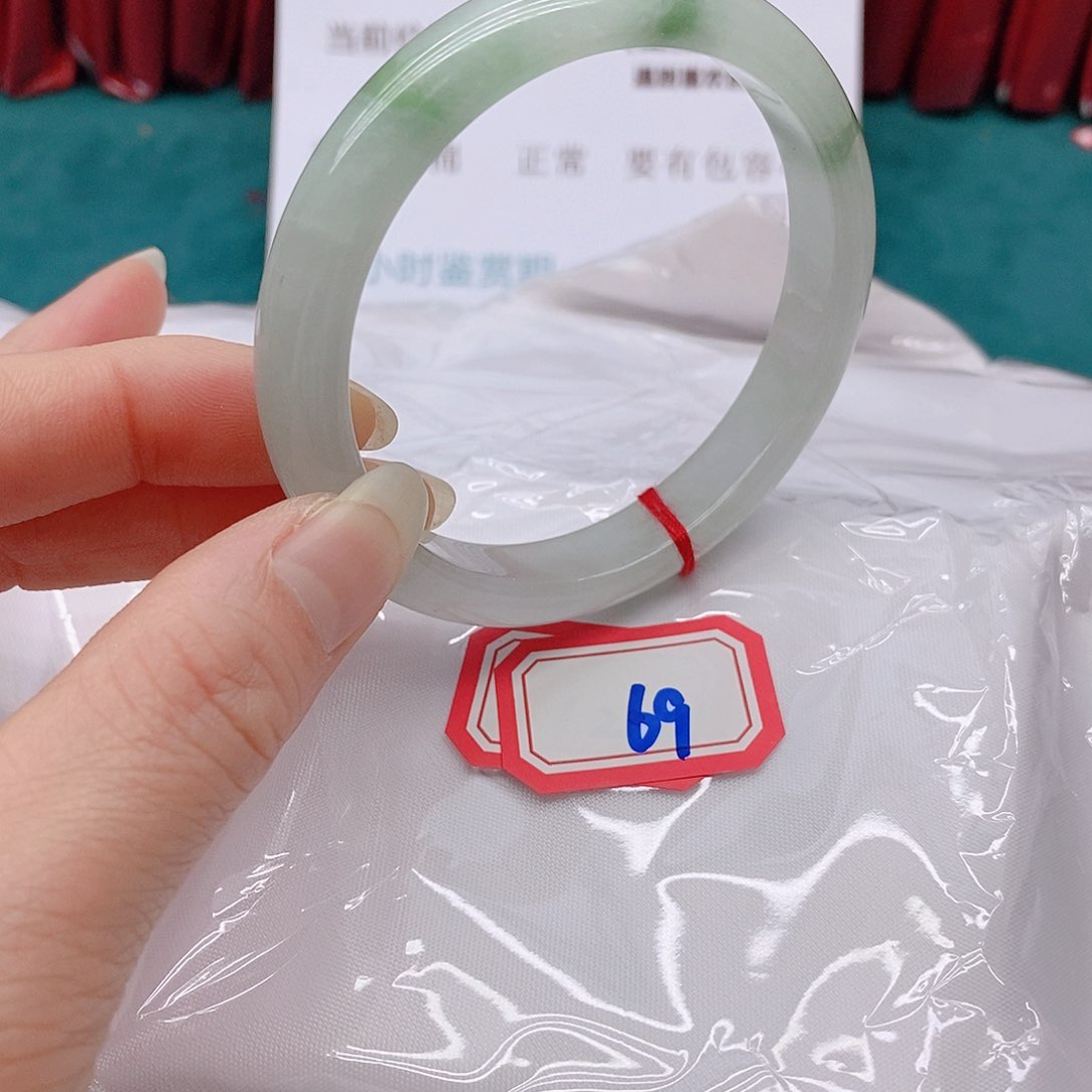 翡翠手镯未镶嵌￡****彡69999999