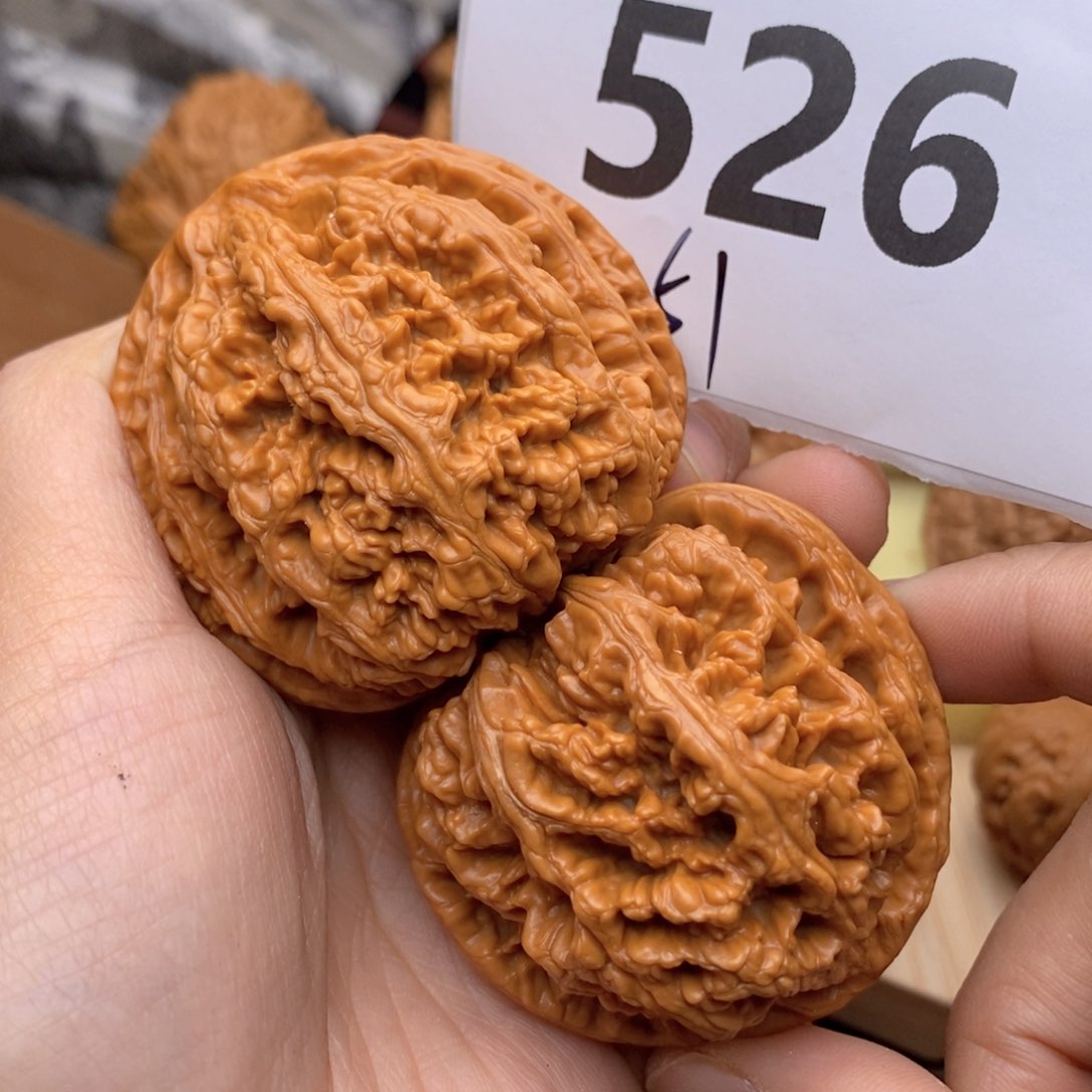 文玩核桃吊坠526号51粗筋