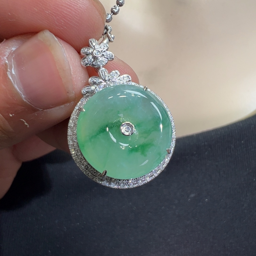 翡翠吊坠(不含链)18K金镶嵌