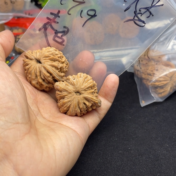 文玩核桃把件超四座楼