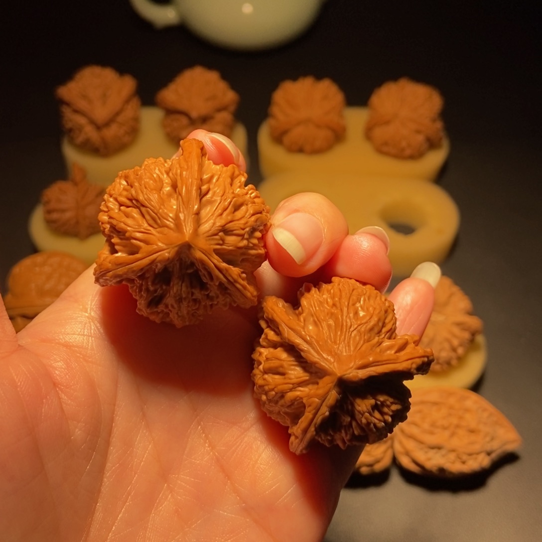 文玩核桃把件虎头奔全品