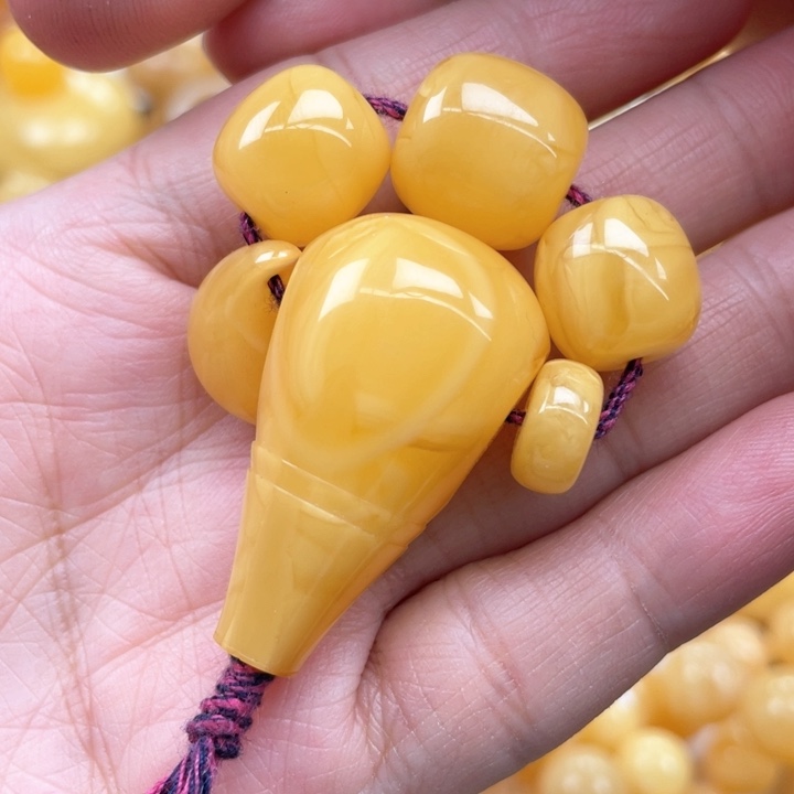 蜜蜡裸石未镶嵌蜜蜡