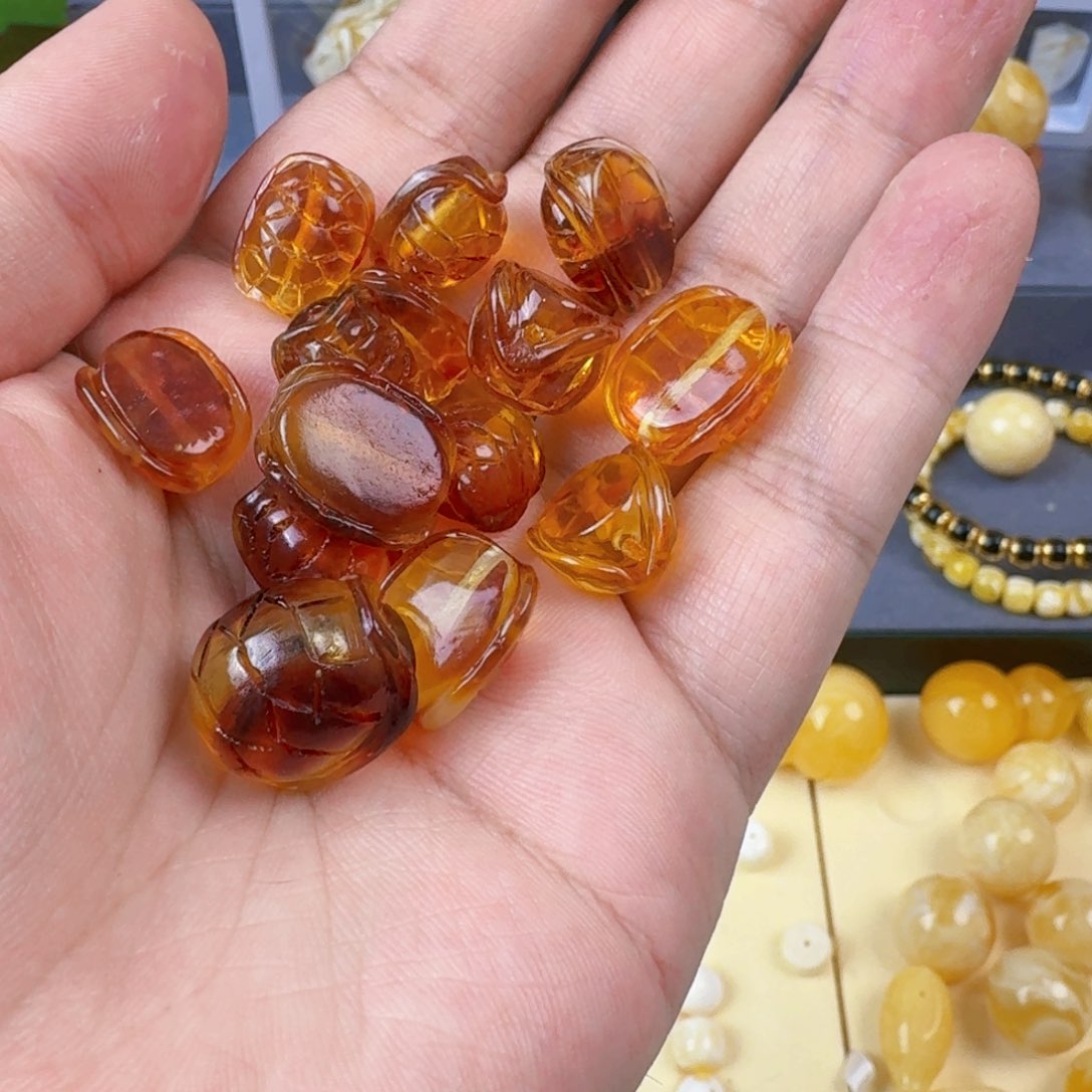 琥珀珠宝奇石未镶嵌无***牛