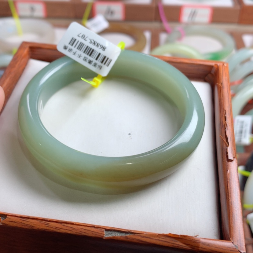【闪购商品】和田玉手镯未镶嵌57.7