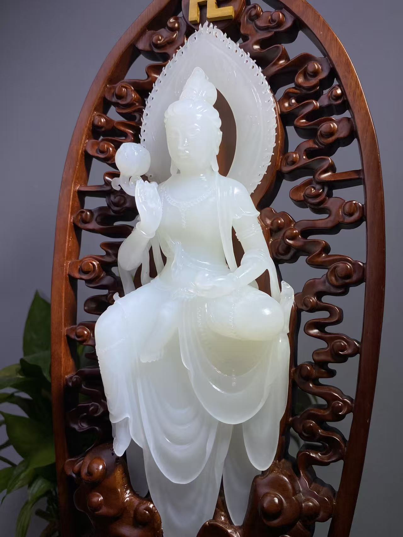 【中疆国域】持莲观音【和田玉】