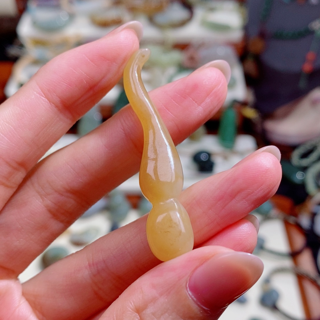 胖***宝和田玉未镶嵌颈饰