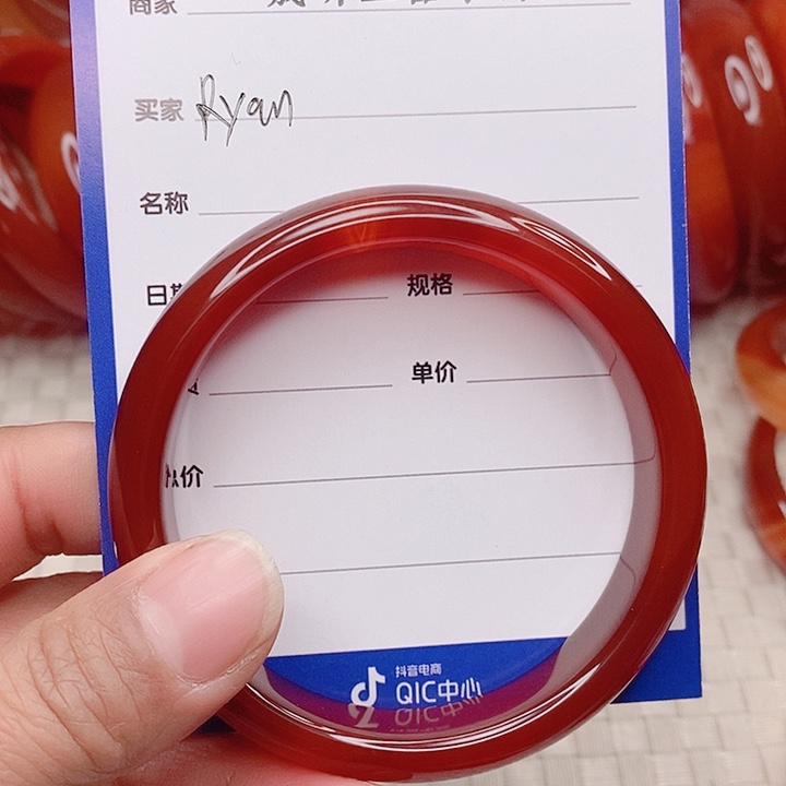 玛瑙/玉髓手镯未镶嵌