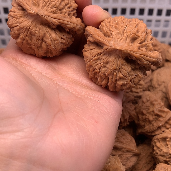 @***楼文玩核桃吊坠文玩核桃