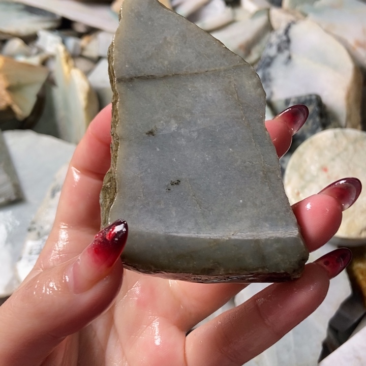 翡翠颈饰未镶嵌天然翡翠