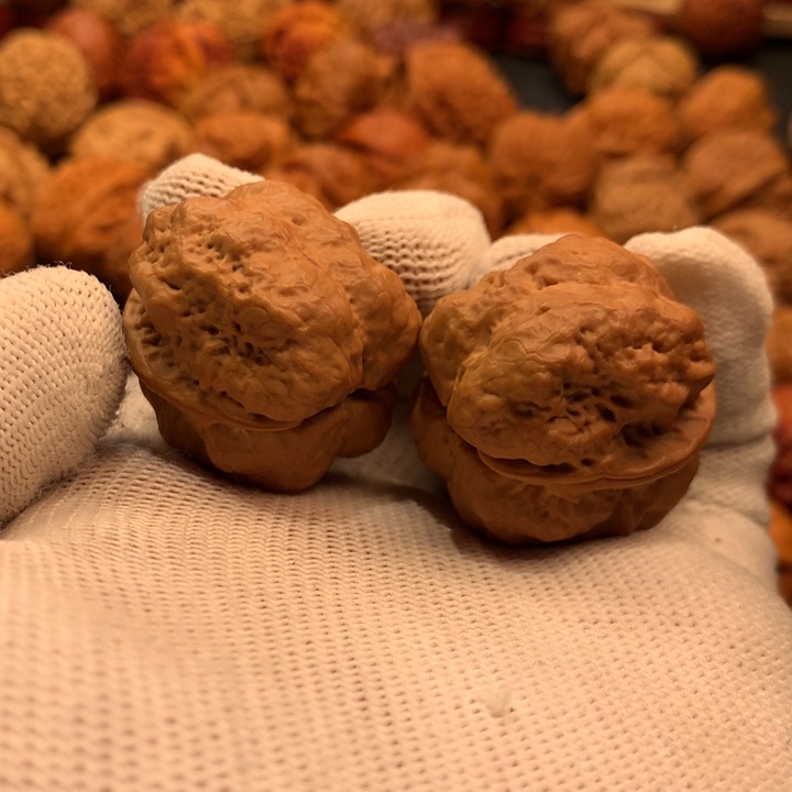 文玩核桃吊坠18………..