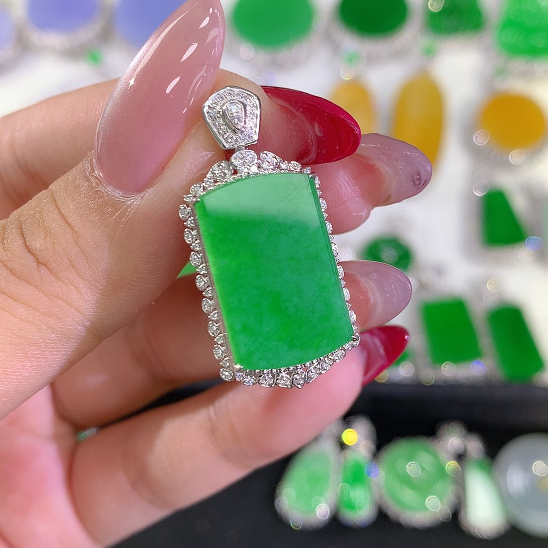 翡翠颈饰18K金镶嵌1111111111