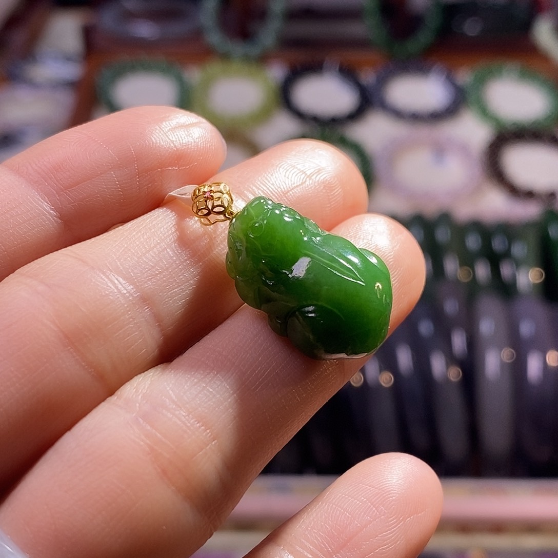 颈饰未镶嵌和田玉金镶碧玉貔貅吊坠